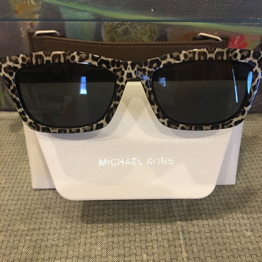 NWT Michael Kors Sunglasses - Picture 5 of 6